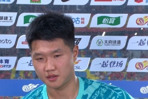 星空体育登陆首页-蹇韬:我们距离前面球队就1-2分差距,这场没有拿到3分特别遗憾