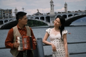 星空体育娱乐-有点甜!黎伊扬女友晒恩爱合照:在大理️