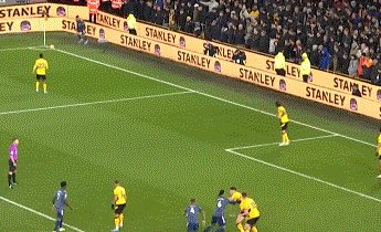 星空体育在线-【英超】拉卡泽特助攻 马丁2连黄被罚下 阿森纳擒狼